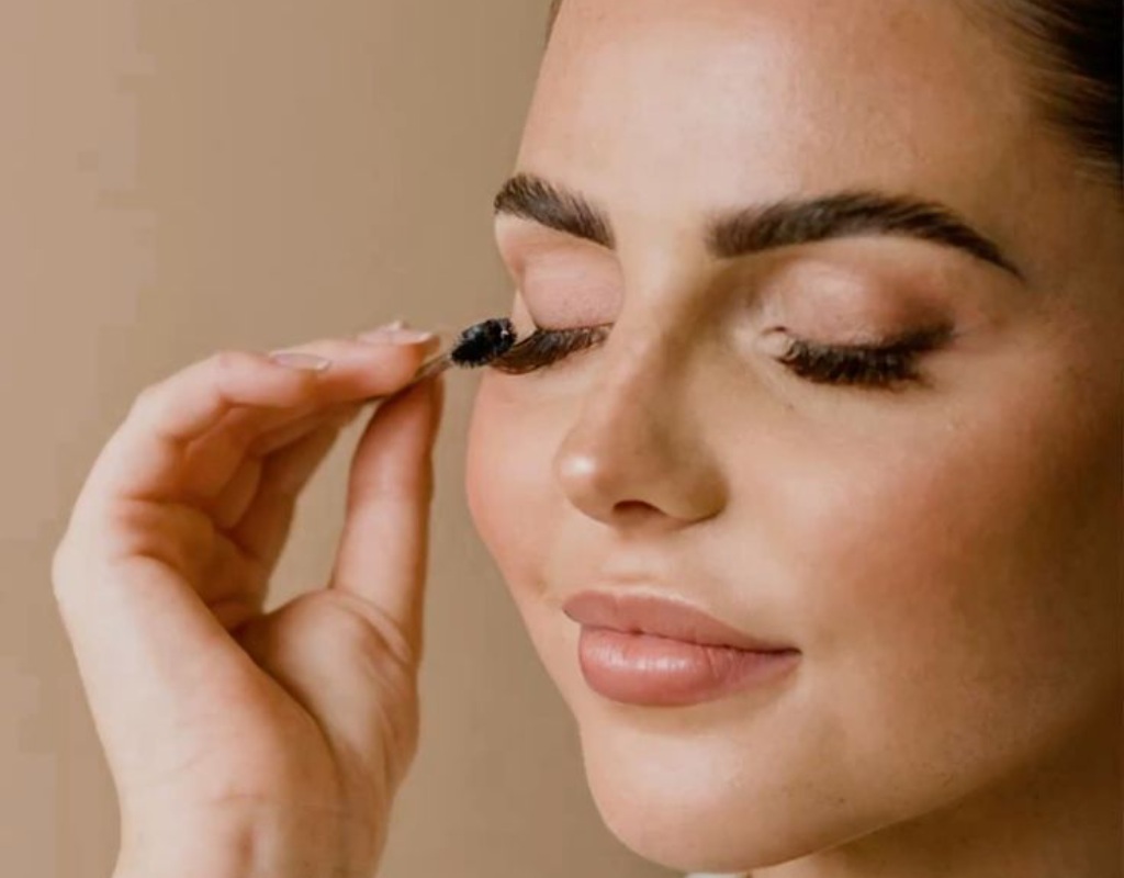 تفاوت کاشت با اکستنشن مژه