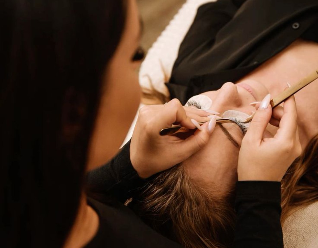 کاشت مژه موقت