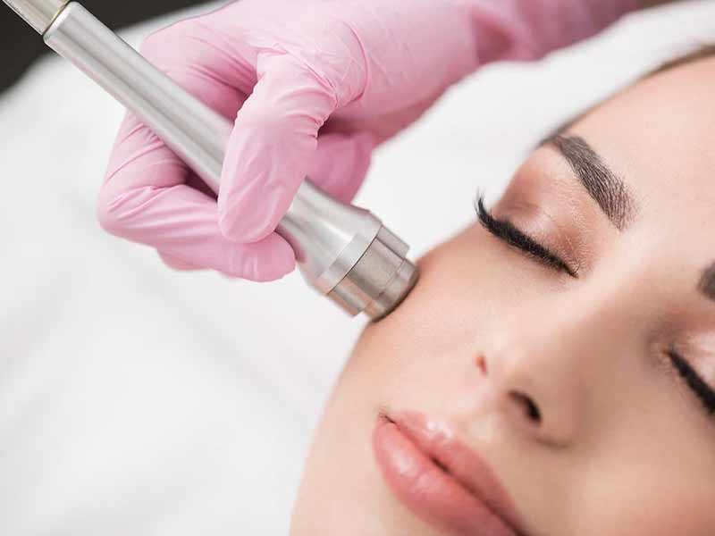 پاکسازی و فیشیال صورت