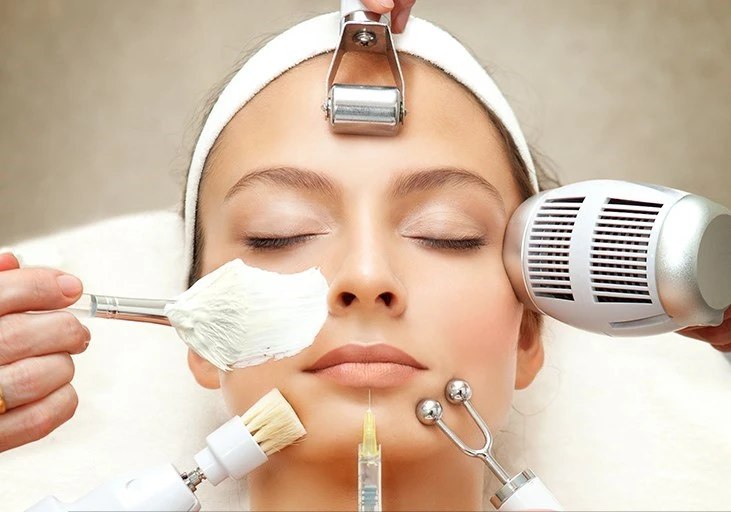 مراحل فیشیال صورت با دستگاه‌