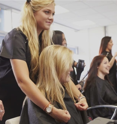 آموزشگاه آرایش زنانه