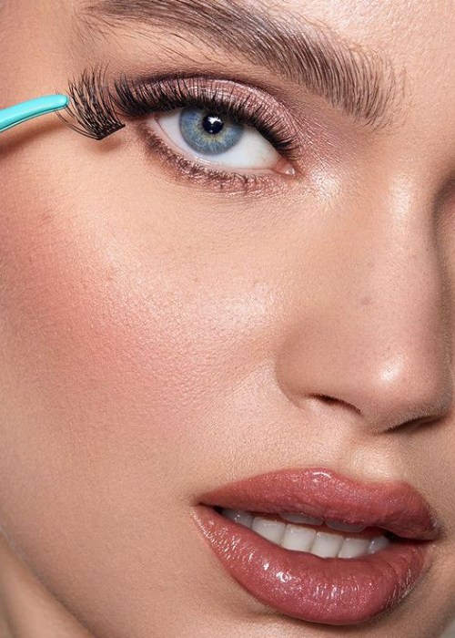 کاشت مژه ریسه ای