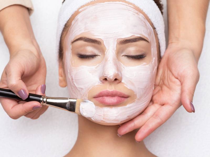 دوره آموزش فیشیال پوست و پاکسازی صورت