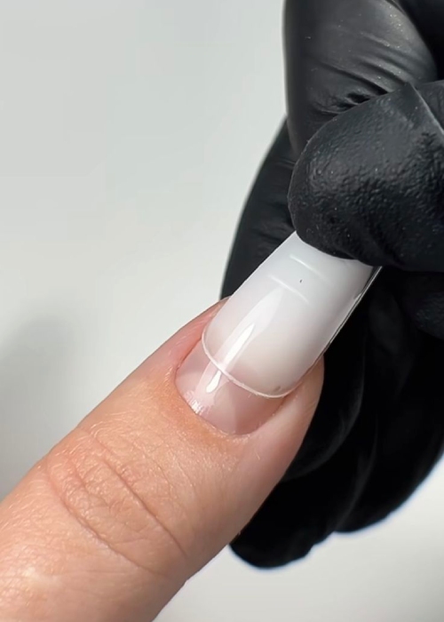 کاشت ناخن با قالب