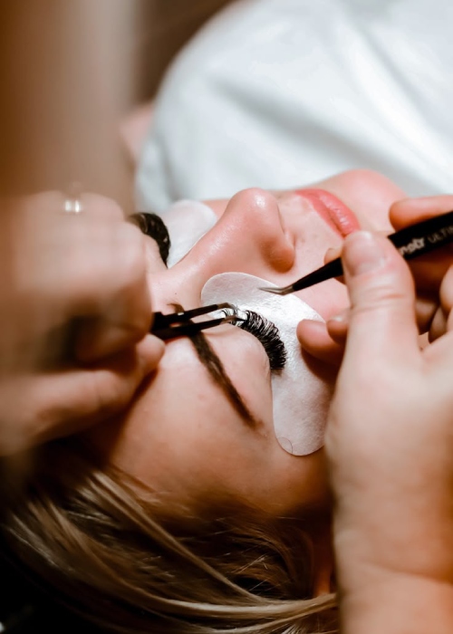 کاشت مژه دائم