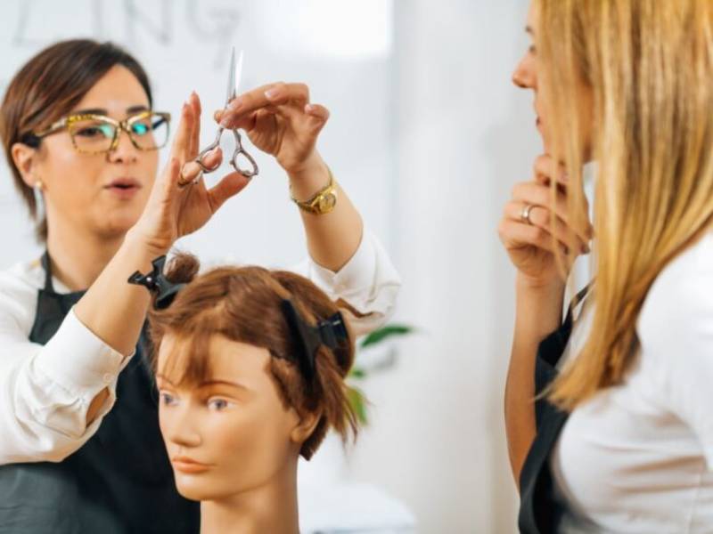 بهترین آموزشگاه آرایشگری زنانه با مدرک فنی و حرفه ای
